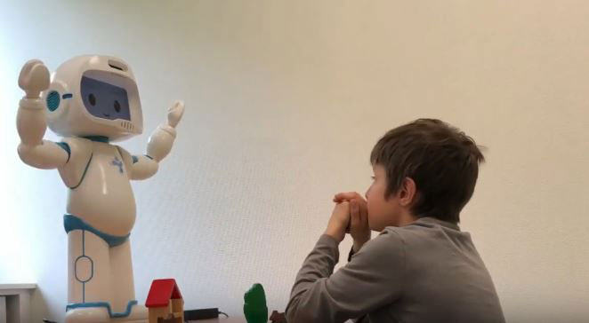 https://www.roboticgizmos.com/wp-content/uploads/2018/08/10/QTrobot-Helping-Children-with-Autism.jpg